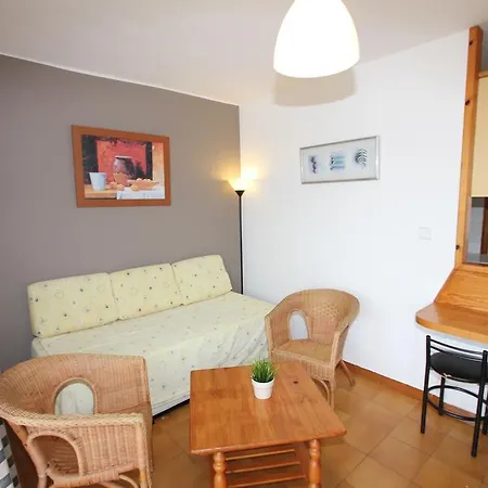 Apartmán Estudis Africa *