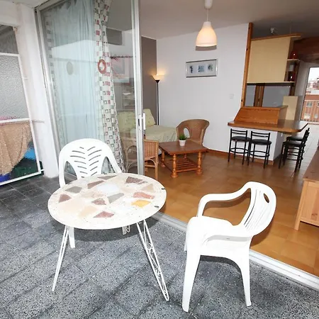 Apartmán Estudis Africa *